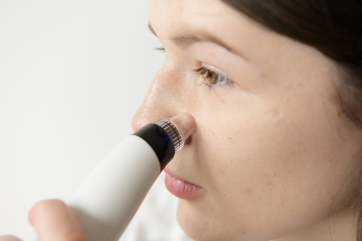 sản phẩm chăm sóc da máy hút mụn